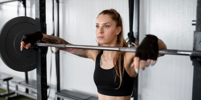 Woman on a SARMs cutting cycle